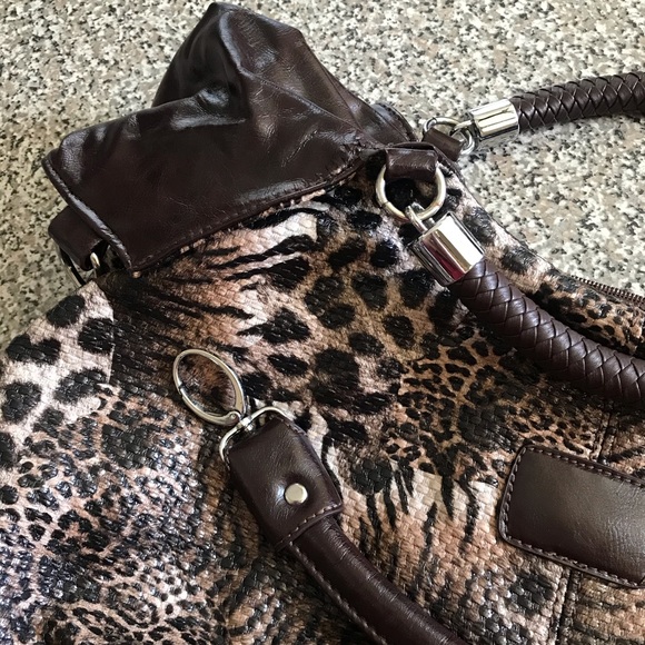 Large Animal Print Handbag - Picture 6 of 7